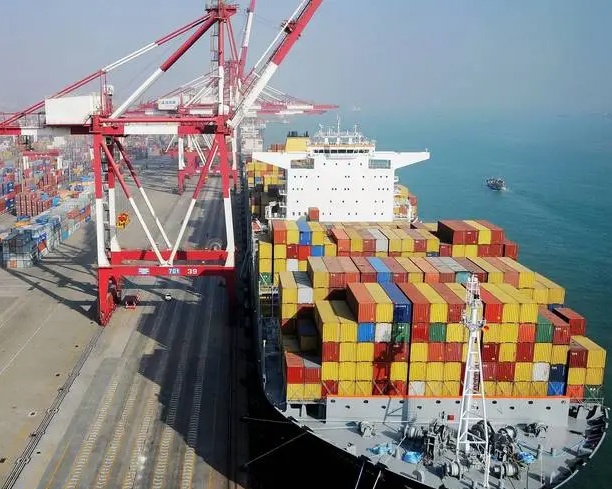 ¿Cuáles son las ventajas y el contenido del servicio de SunLuck Express Internac